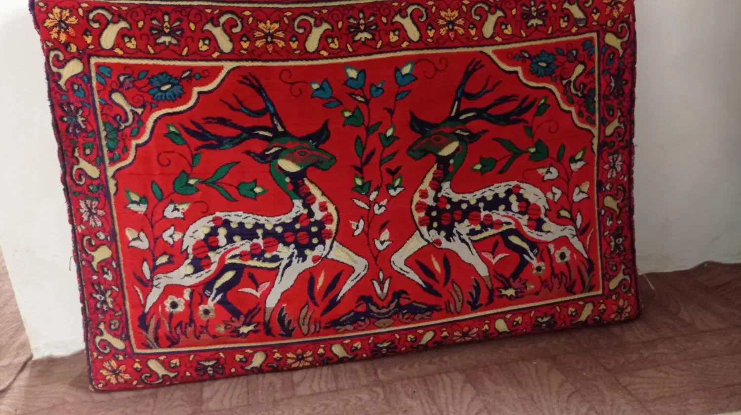 پشتی 1 عدد جفت و دو عدد تکی|پشتی|تنکابن, |دیوار