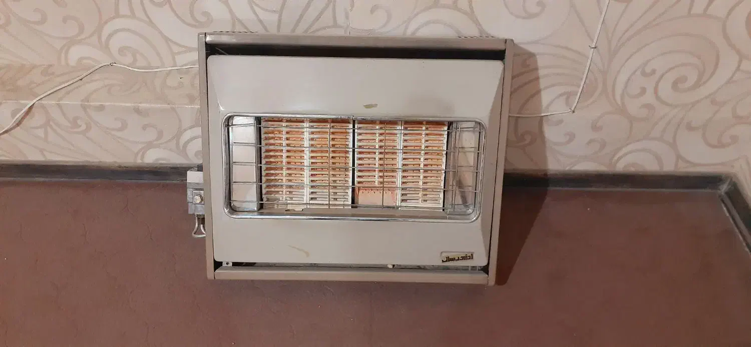 بخاری گازی و ساعت ایستاده سلطنتی|ساعت دیواری و تزئینی|شیراز, عفیفآباد|دیوار