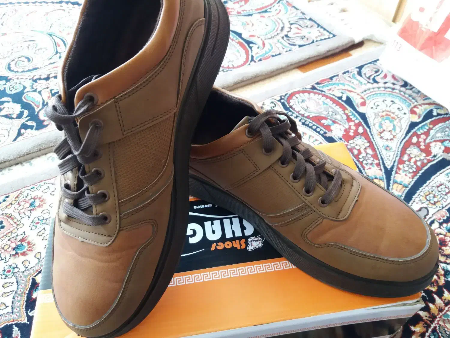 کفش|کیف، کفش، کمربند|اصفهان, عطار نیشابوری|دیوار