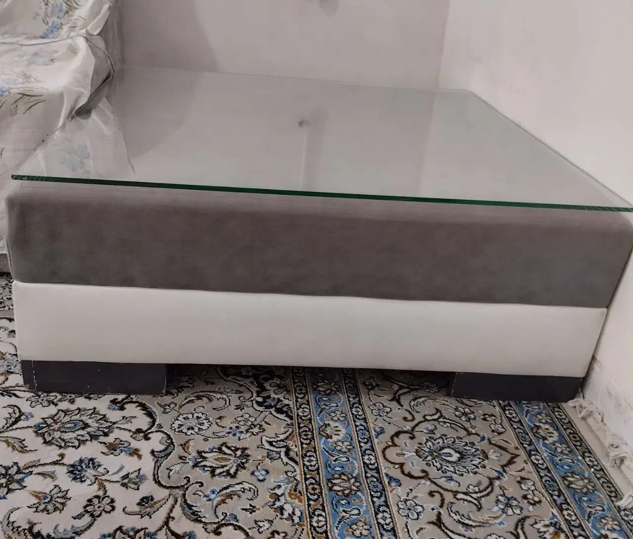 میز وسط (عسلی بزرگ)|مبلمان خانگی و میز عسلی|شیراز, کوشک میدان|دیوار