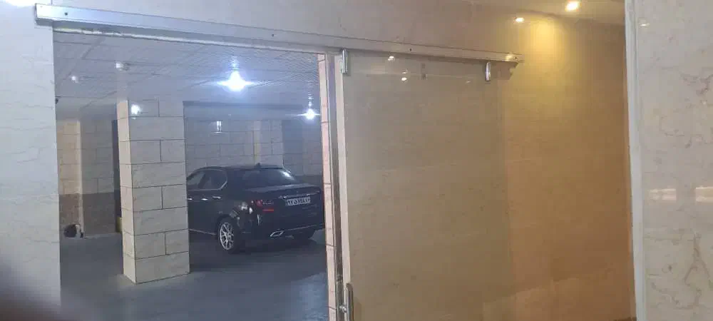 تعمیرات و نصب شیشه سکوریت و درب کرکره ای 24ساعته|خدمات پیشه و مهارت|شیراز, قالیشویی|دیوار