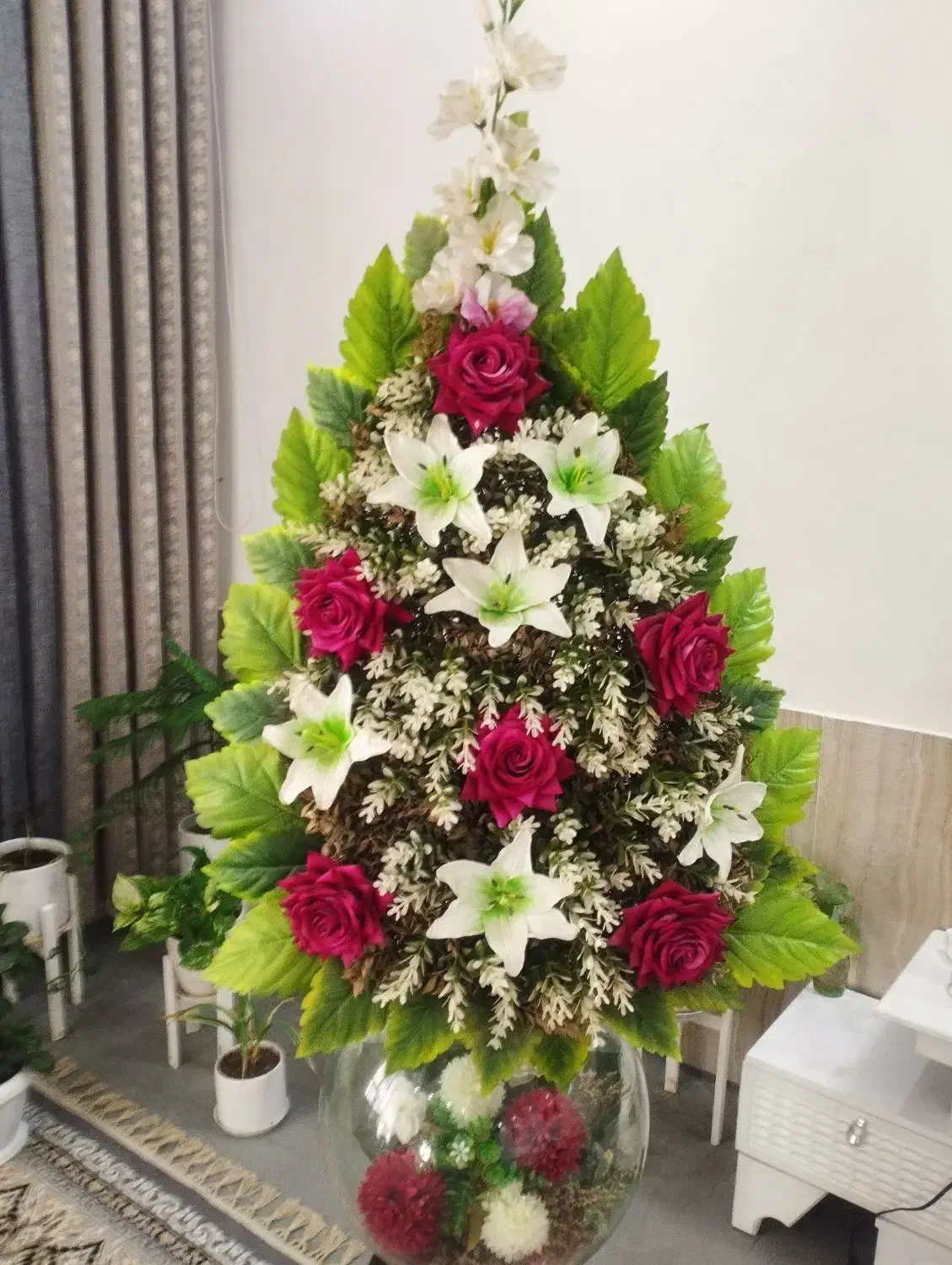 گل و تنگ|گل مصنوعی|تربت‌حیدریه, هاشمی‌نژاد|دیوار