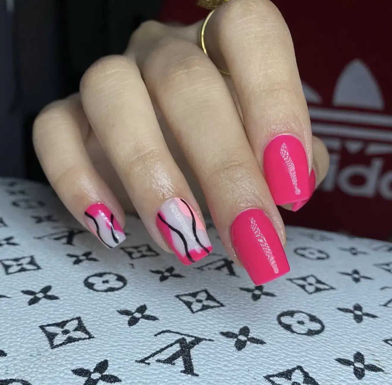 خدمات کاشت ناخن با بهترین متریال کاشت ناخن فقط ۲۵۰|خدمات آرایشگری و زیبایی|شاهینشهر, عطار|دیوار