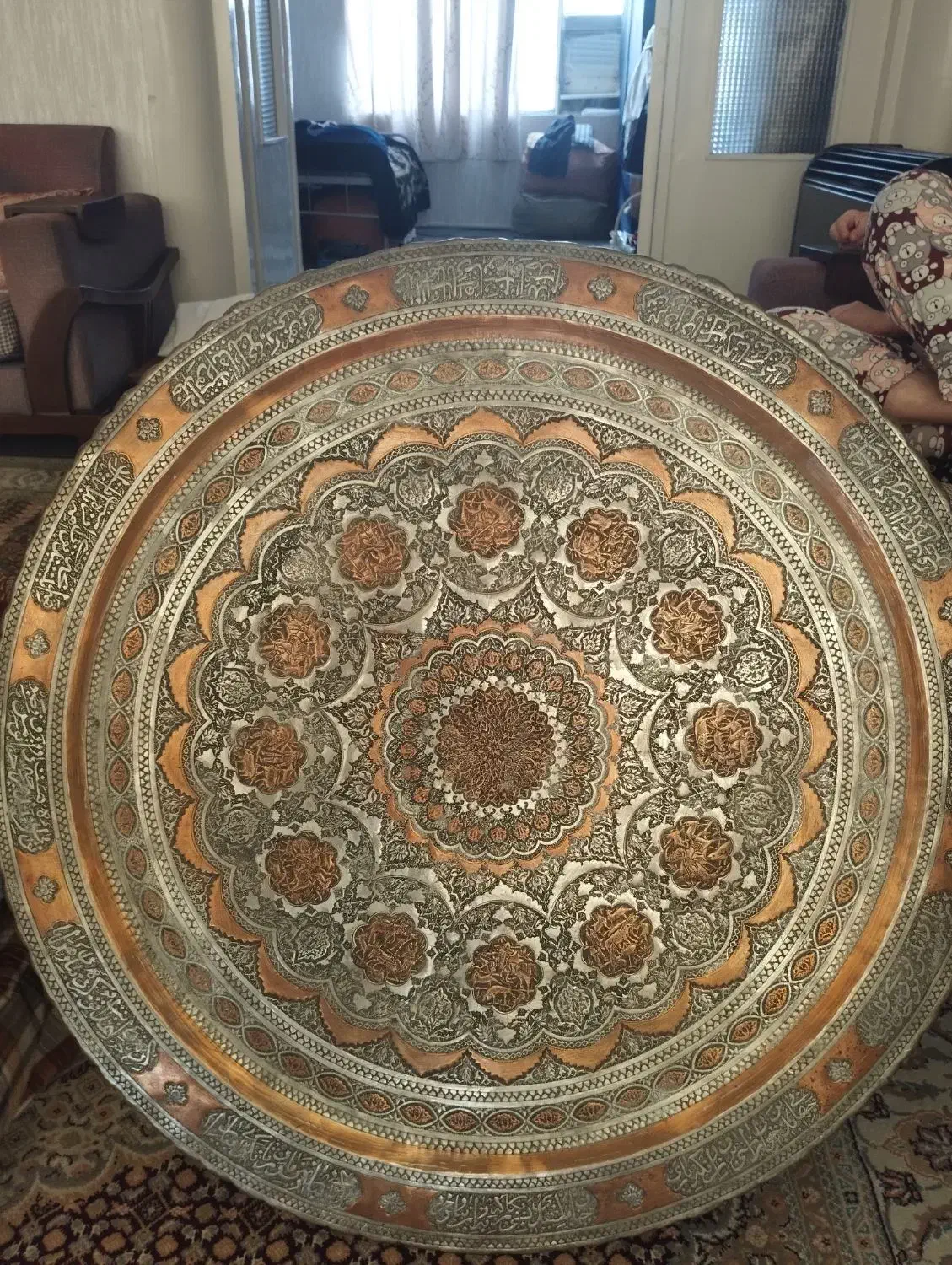 دیوارکوب مسی قلم زنی اصل عتیقه|کلکسیون اشیاء عتیقه|تهران, جیحون|دیوار