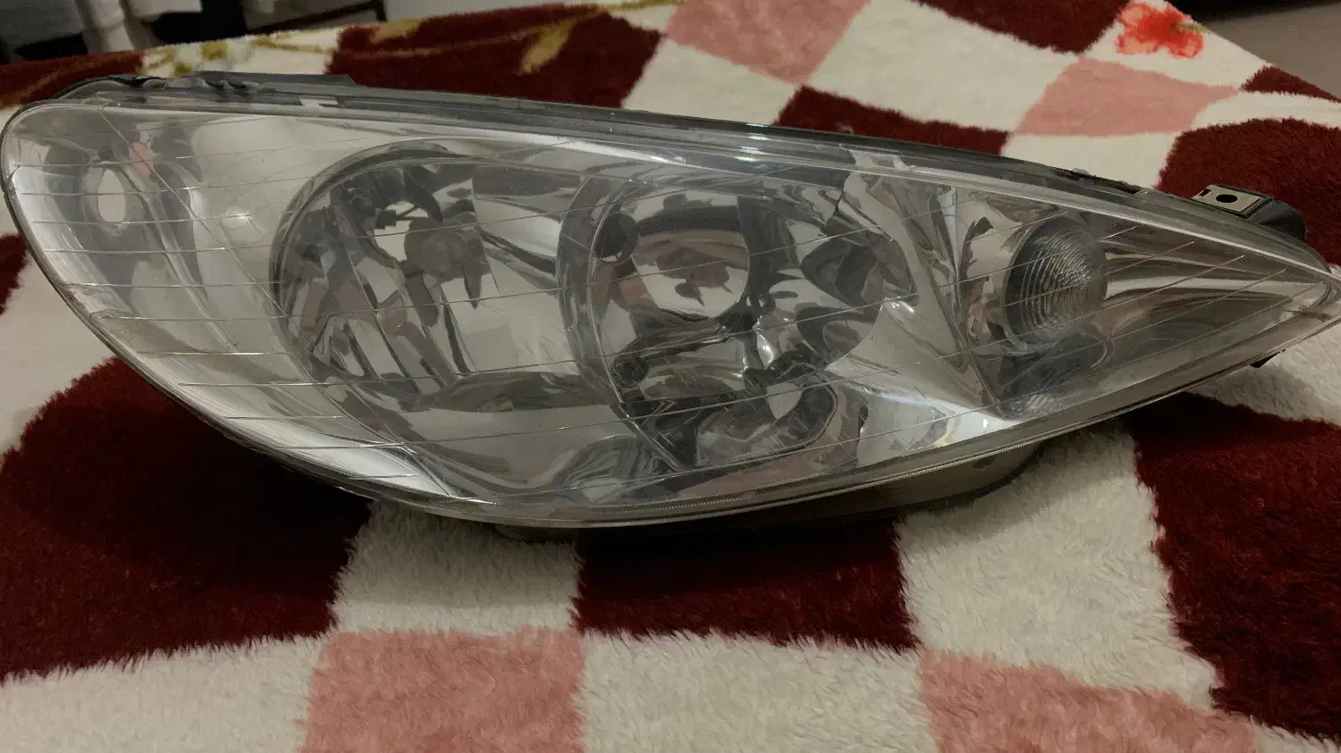 چراغ|لامپ و چراغ|میانه, |دیوار