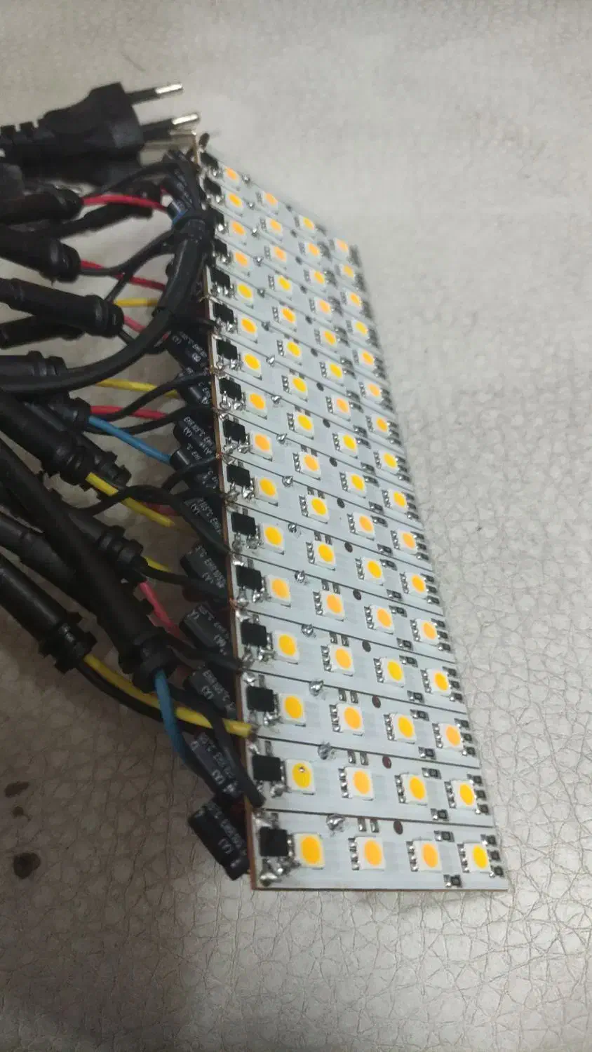 نیروی خانم مونتاژ الکترونیک و بسته بندی|استخدام صنعتی، فنی، مهندسی|اصفهان, شمس آباد|دیوار