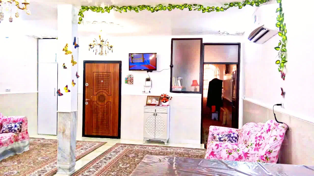 خانه۳طبقه تجاری شیک بر خیابان|فروش خانه و ویلا|قم, سراجه (۱۵ خرداد)|دیوار