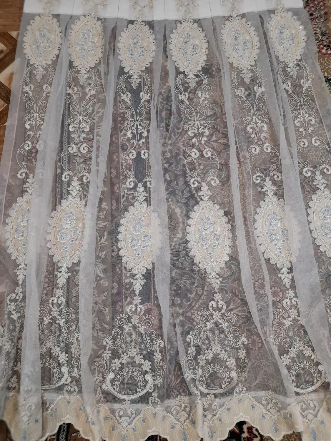 حراج. دو عدد پرده کاملا نونو هر دوتاش فقط ۵۰۰/۰۰۰|پرده، رانر، رومیزی|بروجرد, |دیوار