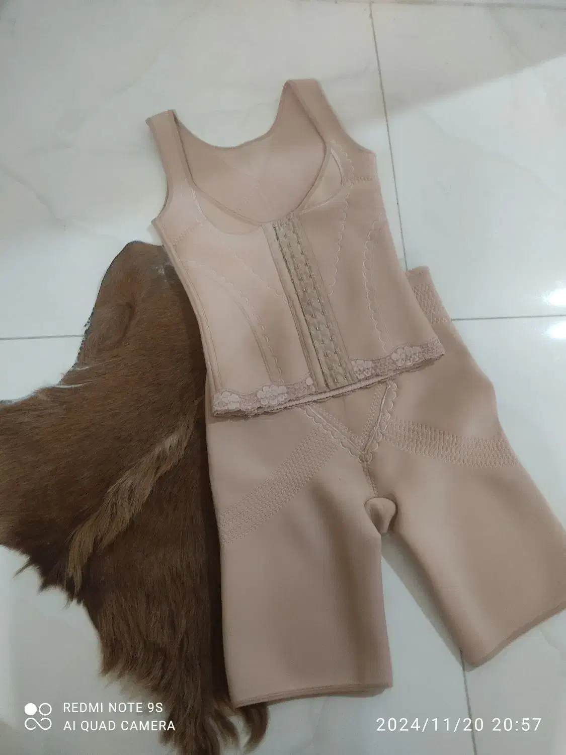 گن خارجی|لباس|سهند, |دیوار