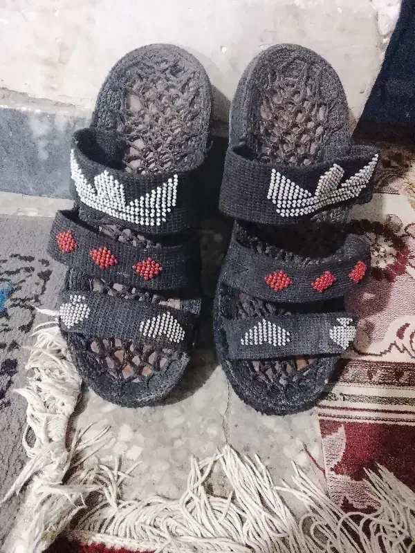 گیو|کفش و لباس بچه|بم, |دیوار