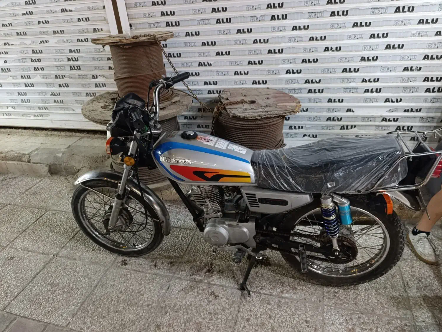 هندا 125 پلاک ملی|موتورسیکلت|بوشهر, |دیوار