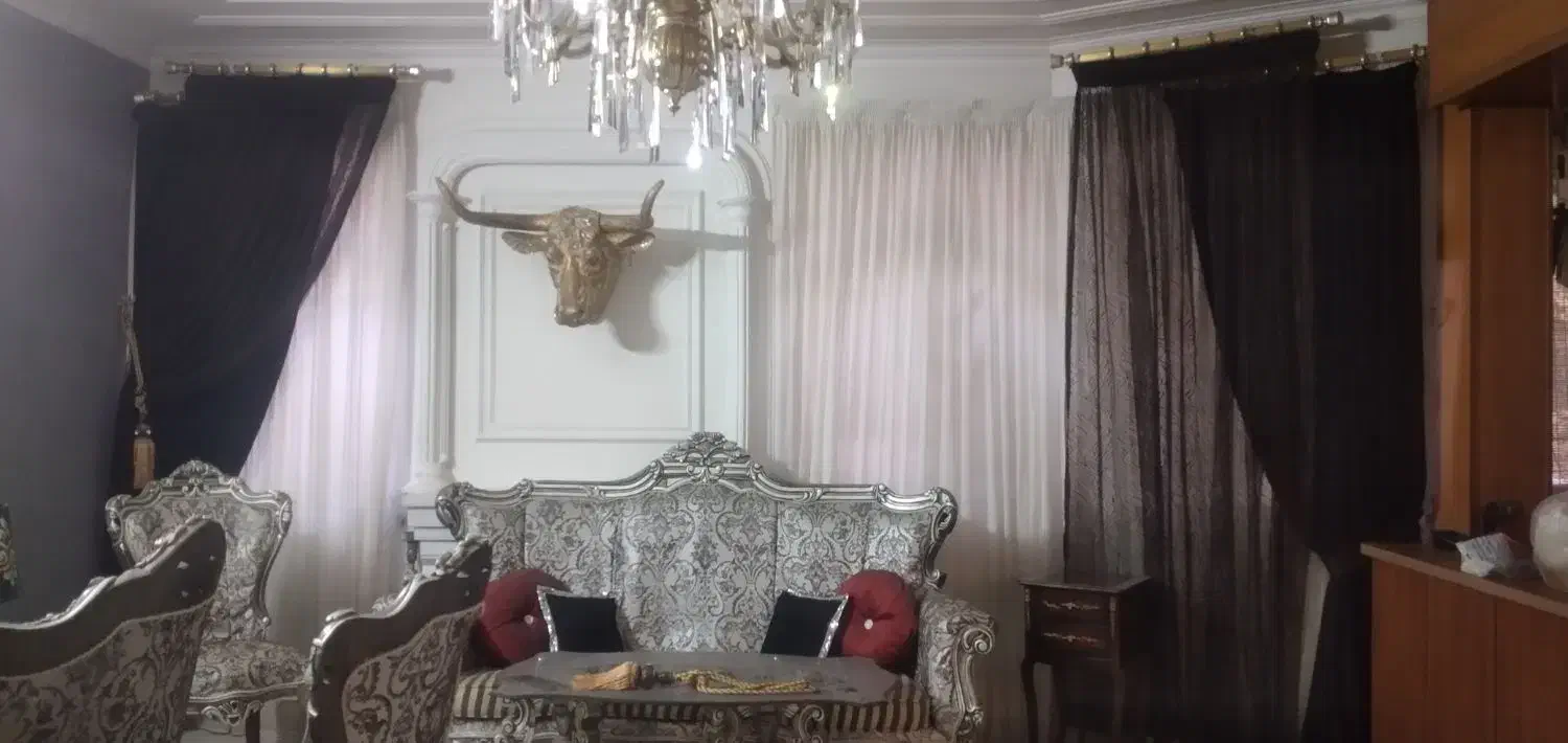 سر گاو رزین|مجسمه، تندیس، ماکت|مشهد, شهید فرامرز عباسی|دیوار