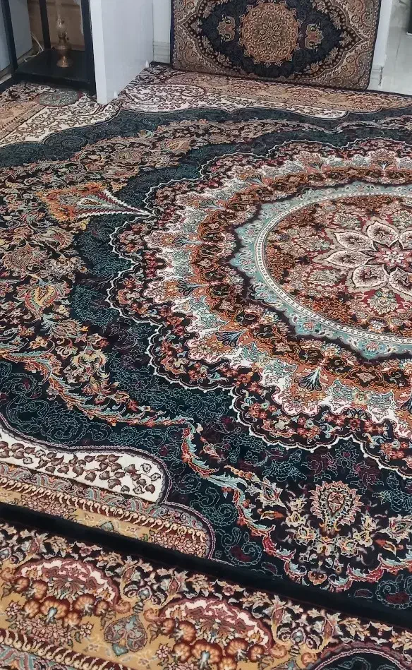 دو عدد فرش 12متری به همراه 2جفت پشتی|فرش|سبزوار, صالح آباد|دیوار