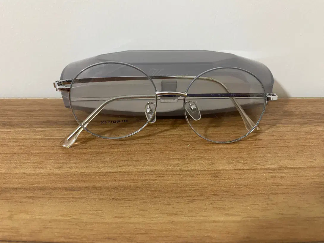 عینک|زیورآلات و اکسسوری|قشم, |دیوار