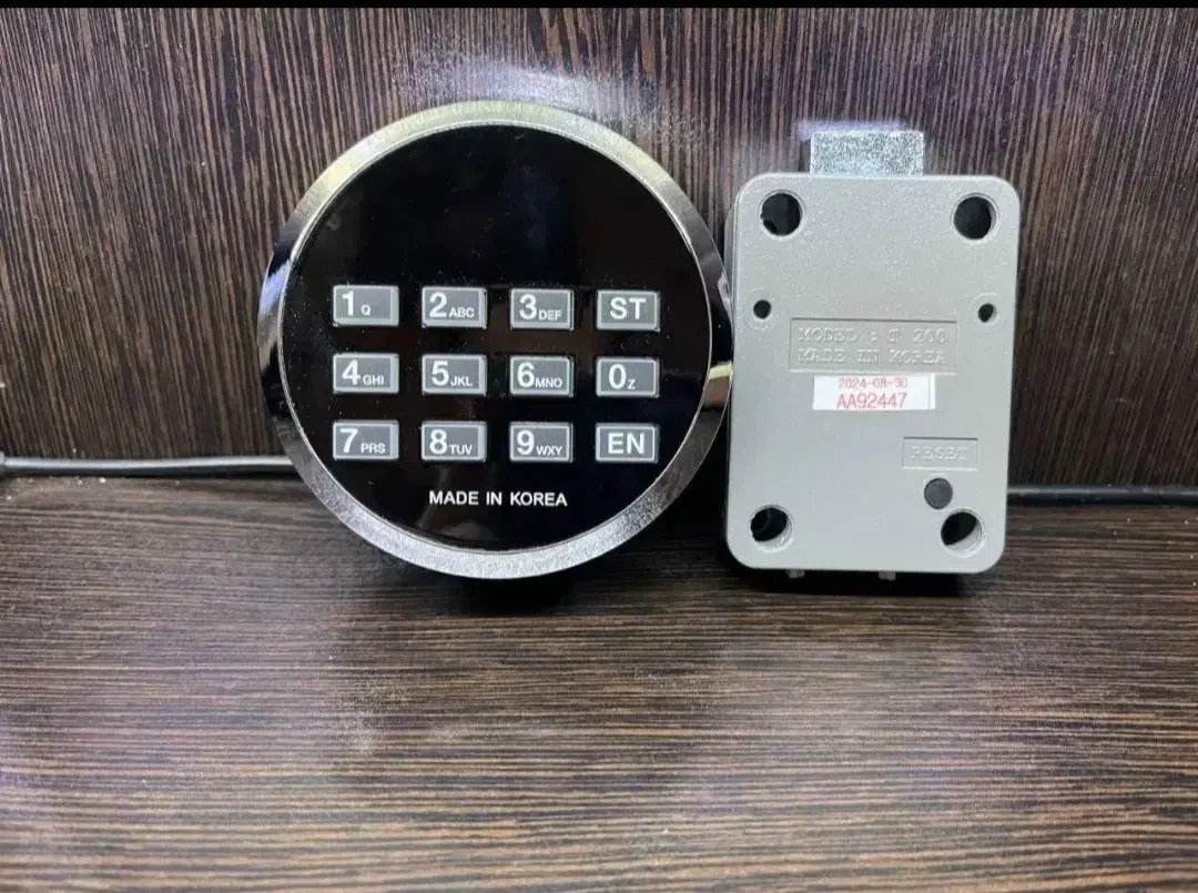 تعمیرات گاوصندوق/نصب رمز در محل/بازگشایی|مصالح و تجهیزات ساختمان|یزد, |دیوار