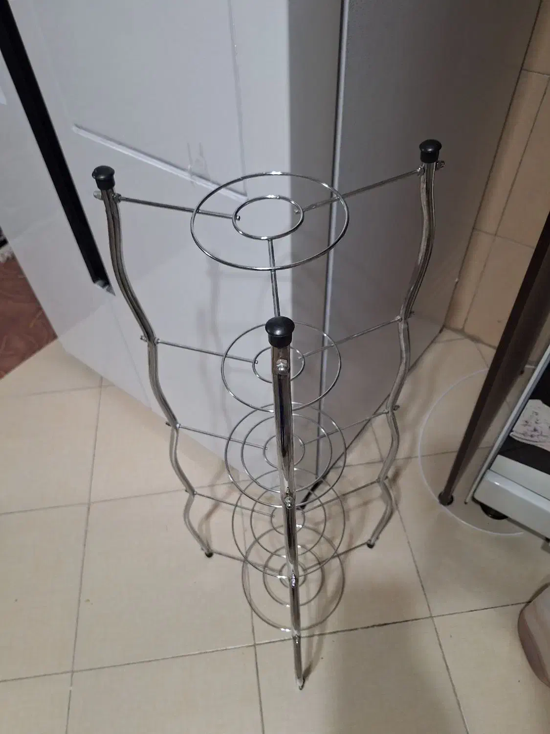 پایه قابلمه|آب‌چکان و نظم‌دهنده ظروف|قدس, شهر‌قدس|دیوار