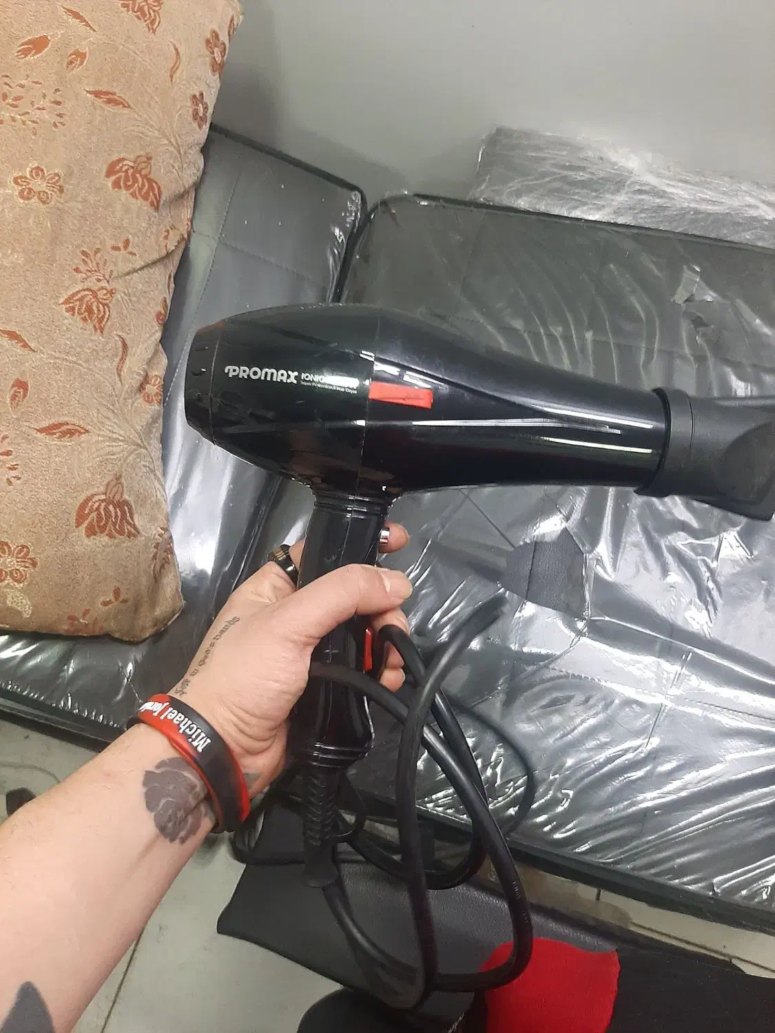 سشوار پرومکس 2400 w|آرایشگاه و سالن‌های زیبایی|محمدیه-قزوین, |دیوار