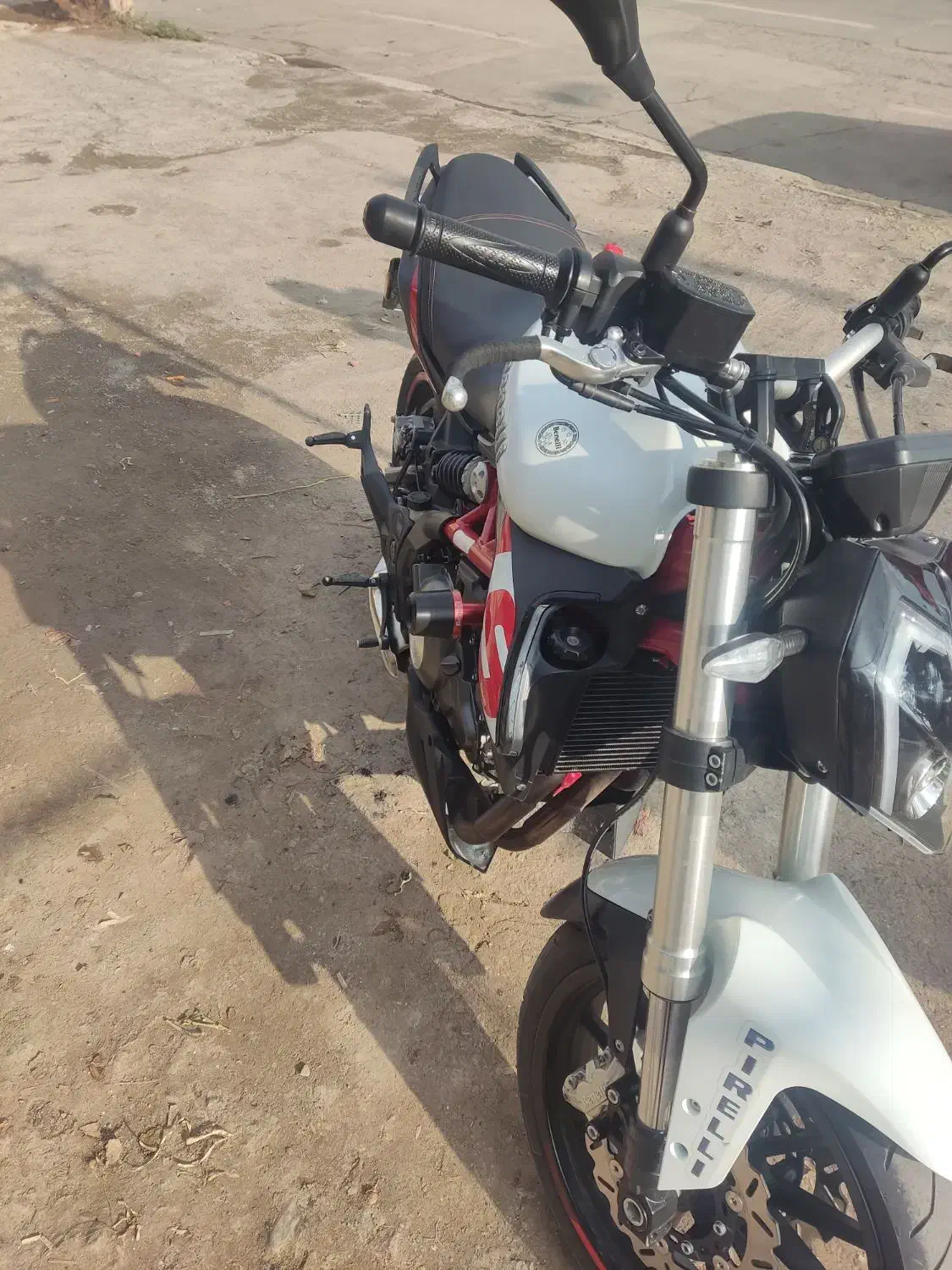 بنلی|موتورسیکلت|نیشابور, بلوار گلها|دیوار