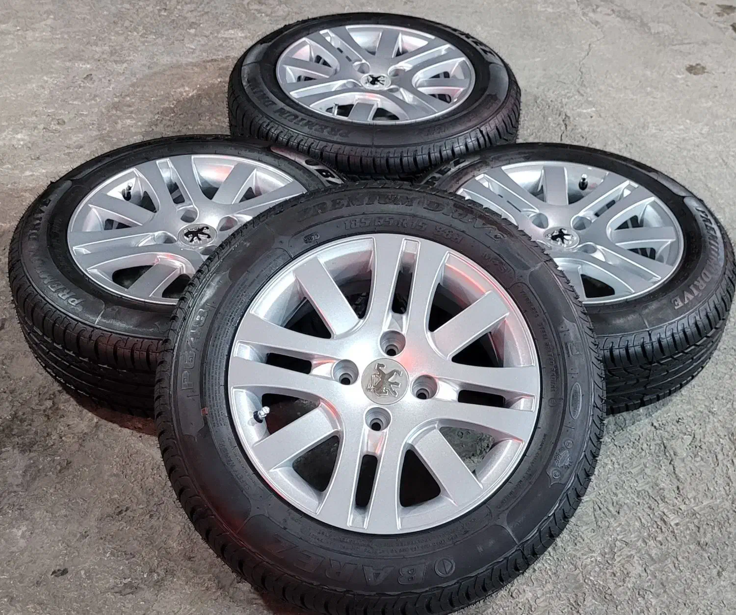 رینگ ولاستیک صلیبی اسپرت سایز۱۵|قطعات یدکی و لوازم جانبی|اصفهان, دهنو|دیوار