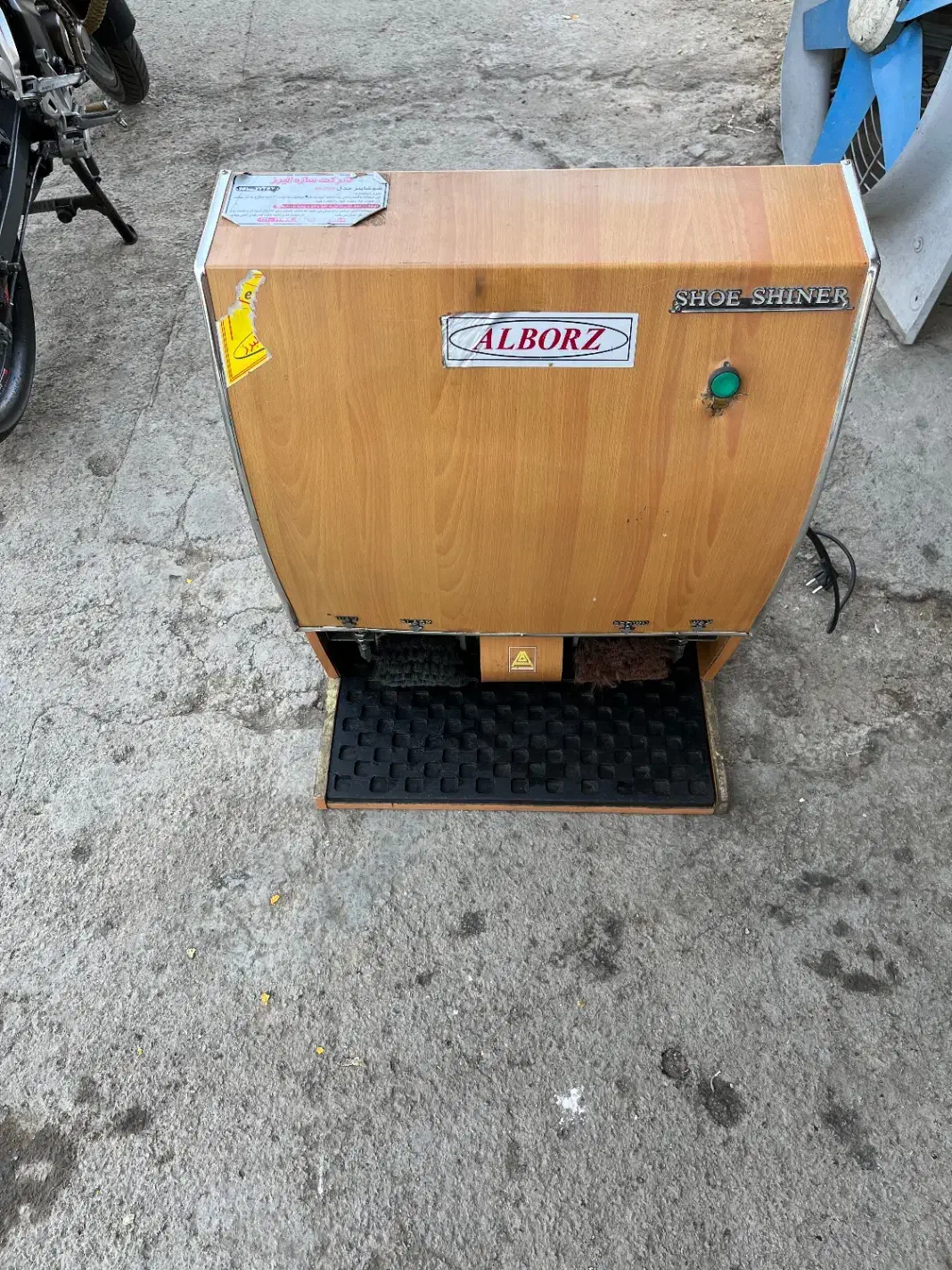 واکس زن برقی|دفتر کار|قم, قلعه کامکار|دیوار