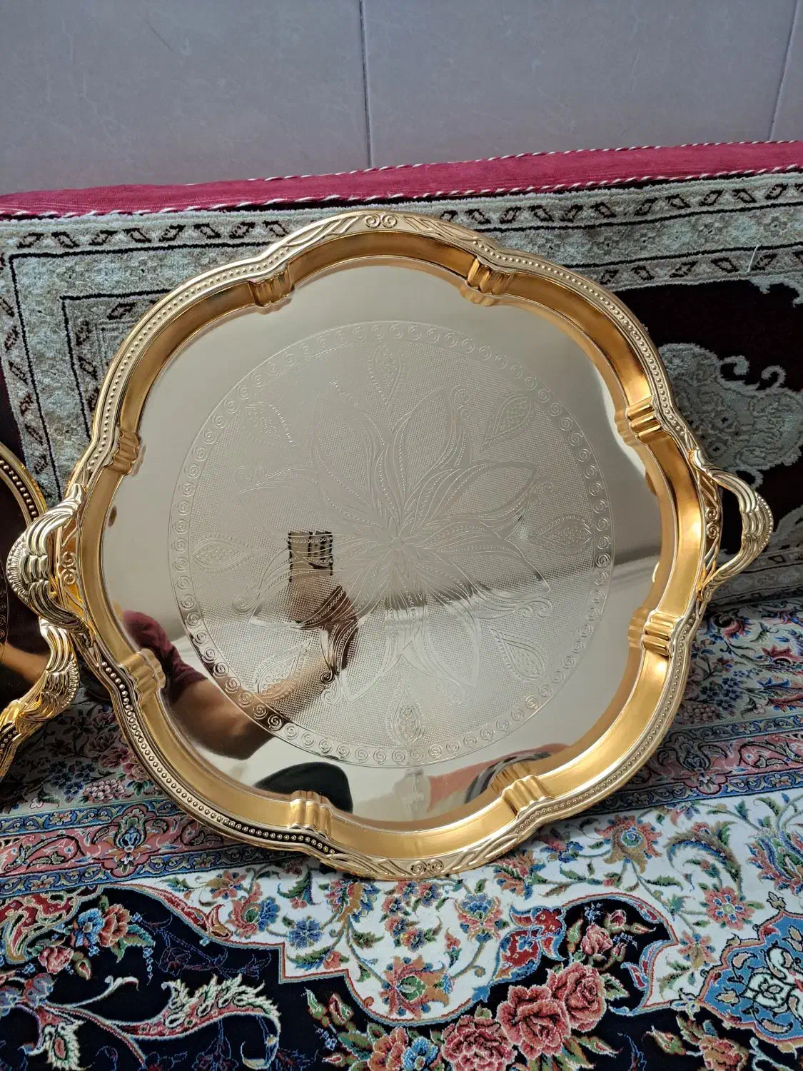 سینی استیل اصل ژاپن طلایی|ظروف سرو و پذیرایی|قم, سید معصوم|دیوار