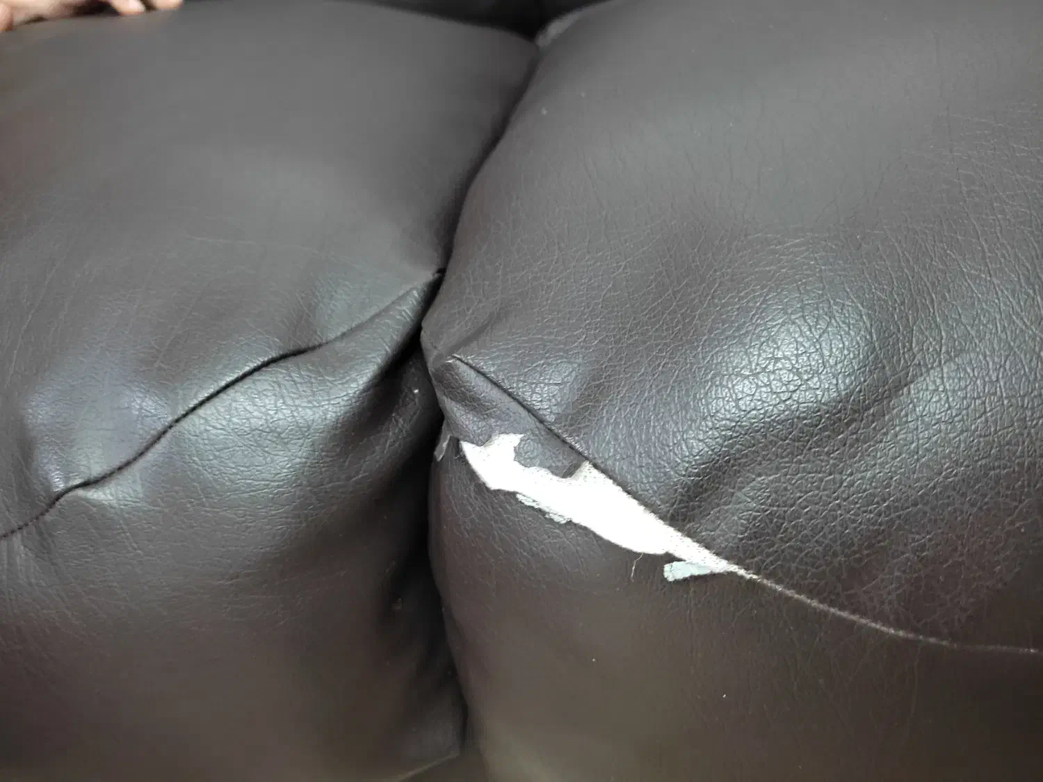 مبل پفکی چرم|مبلمان خانگی و میز عسلی|آبیک, |دیوار