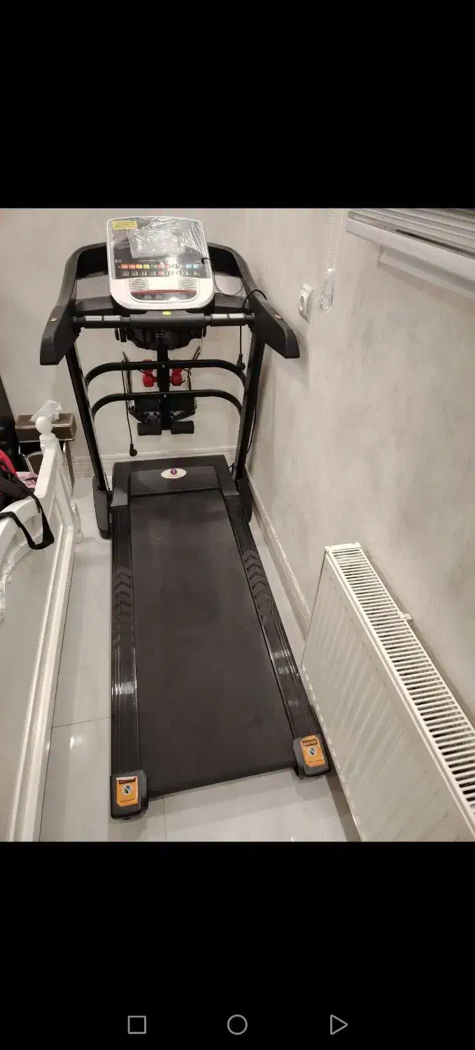 تردمیل حرفه ای کامل تاچ تصویری در حد فوق نو|تجهیزات ورزشی|نجفآباد, ویلاشهر|دیوار
