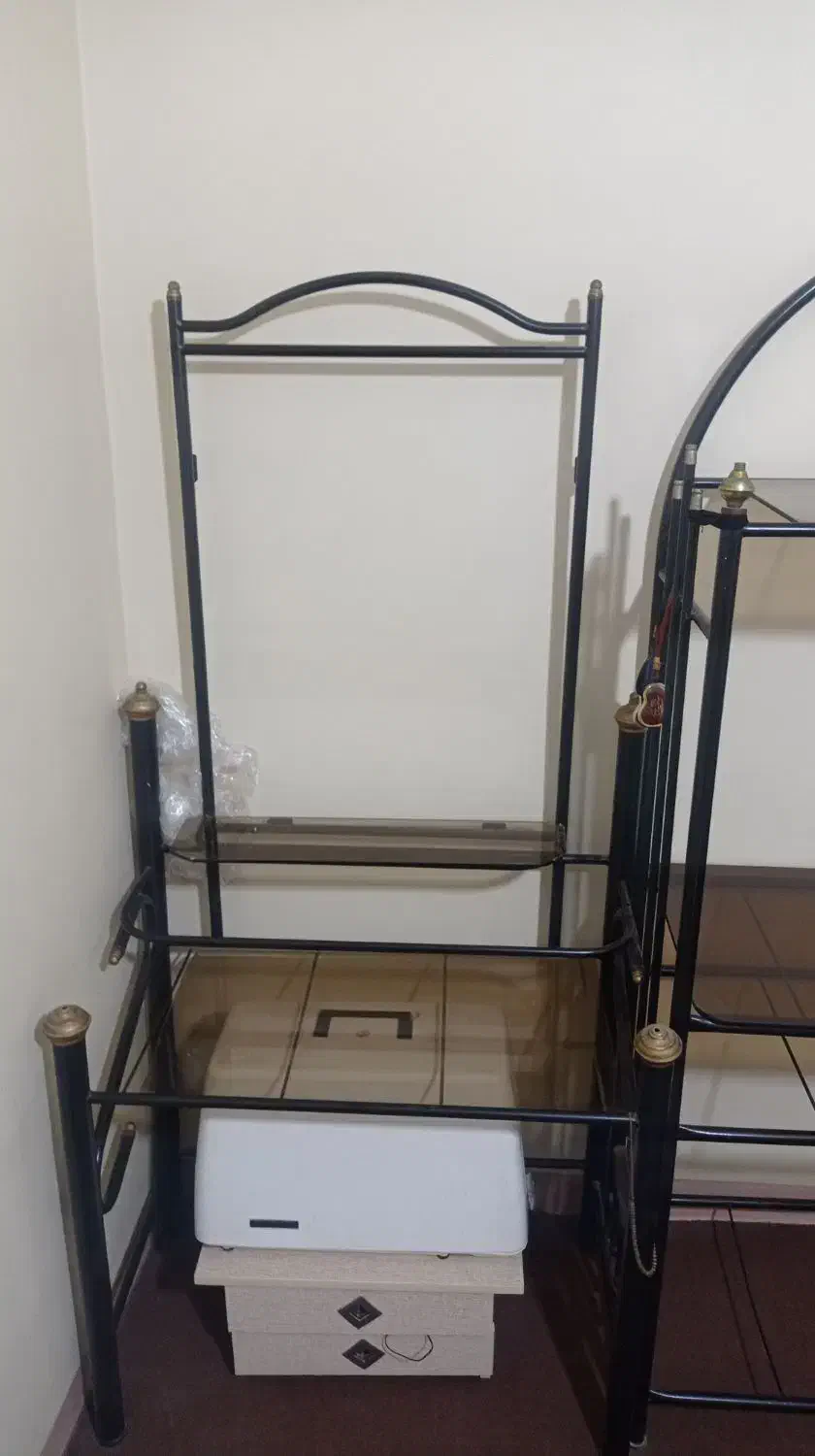 میز آرایش و میز تلویزیون|کتابخانه، شلف، قفسه‌های دیواری|زاهدان, |دیوار