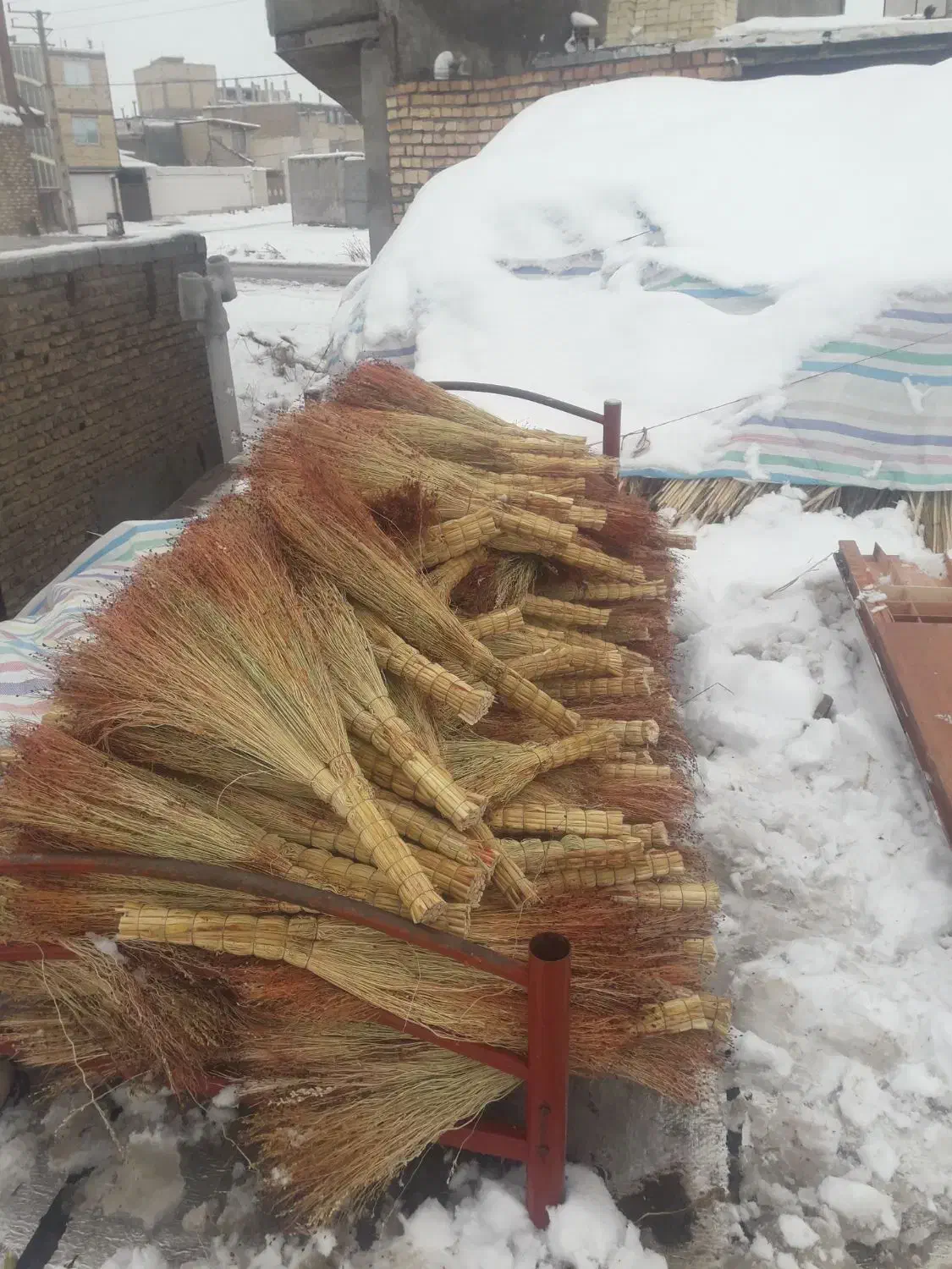 جارو سنتی|لوازم نظافت|میانه, |دیوار