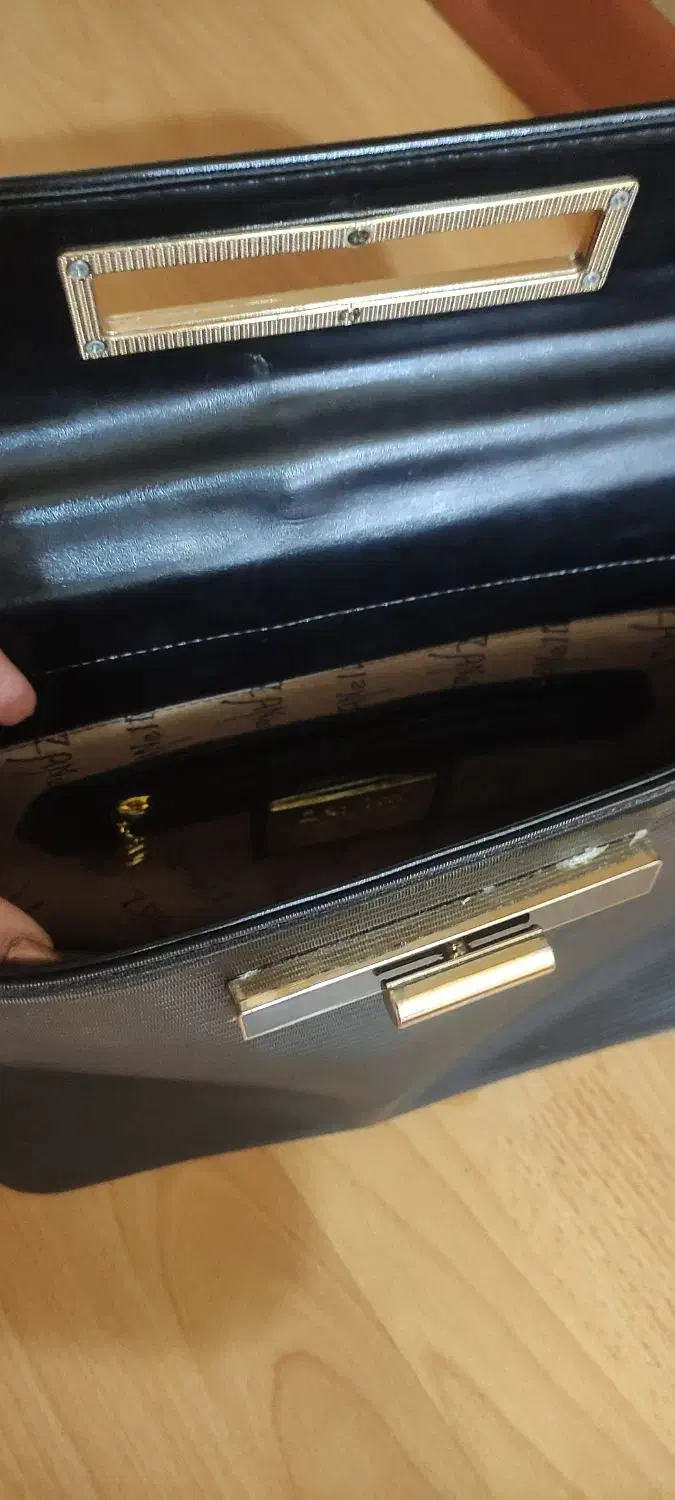 کیف مجلسی|کیف، کفش، کمربند|گنبد کاووس, |دیوار