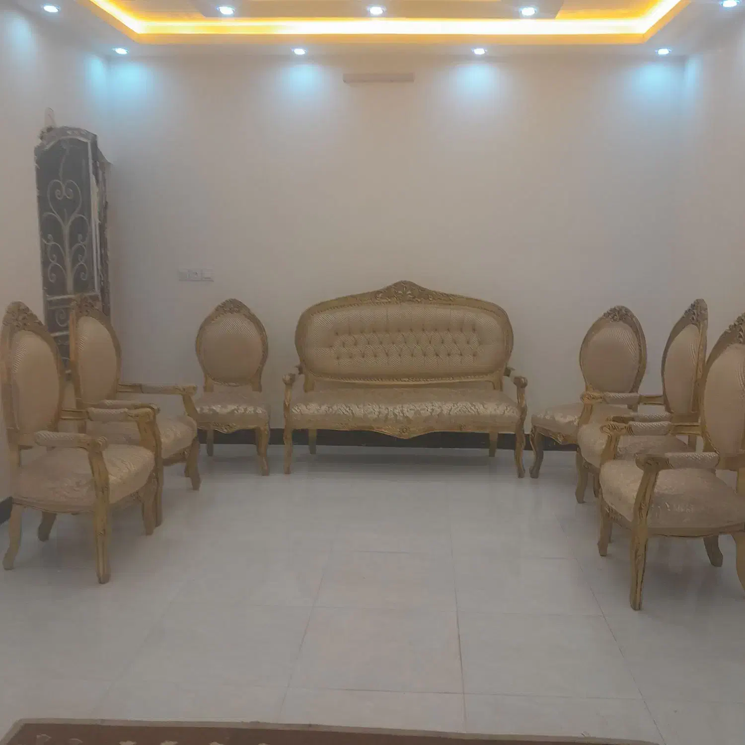 مبل سلطنتی درجه کار درجه ۱|مبلمان خانگی و میز عسلی|تربت‌حیدریه, بالا ولایت|دیوار
