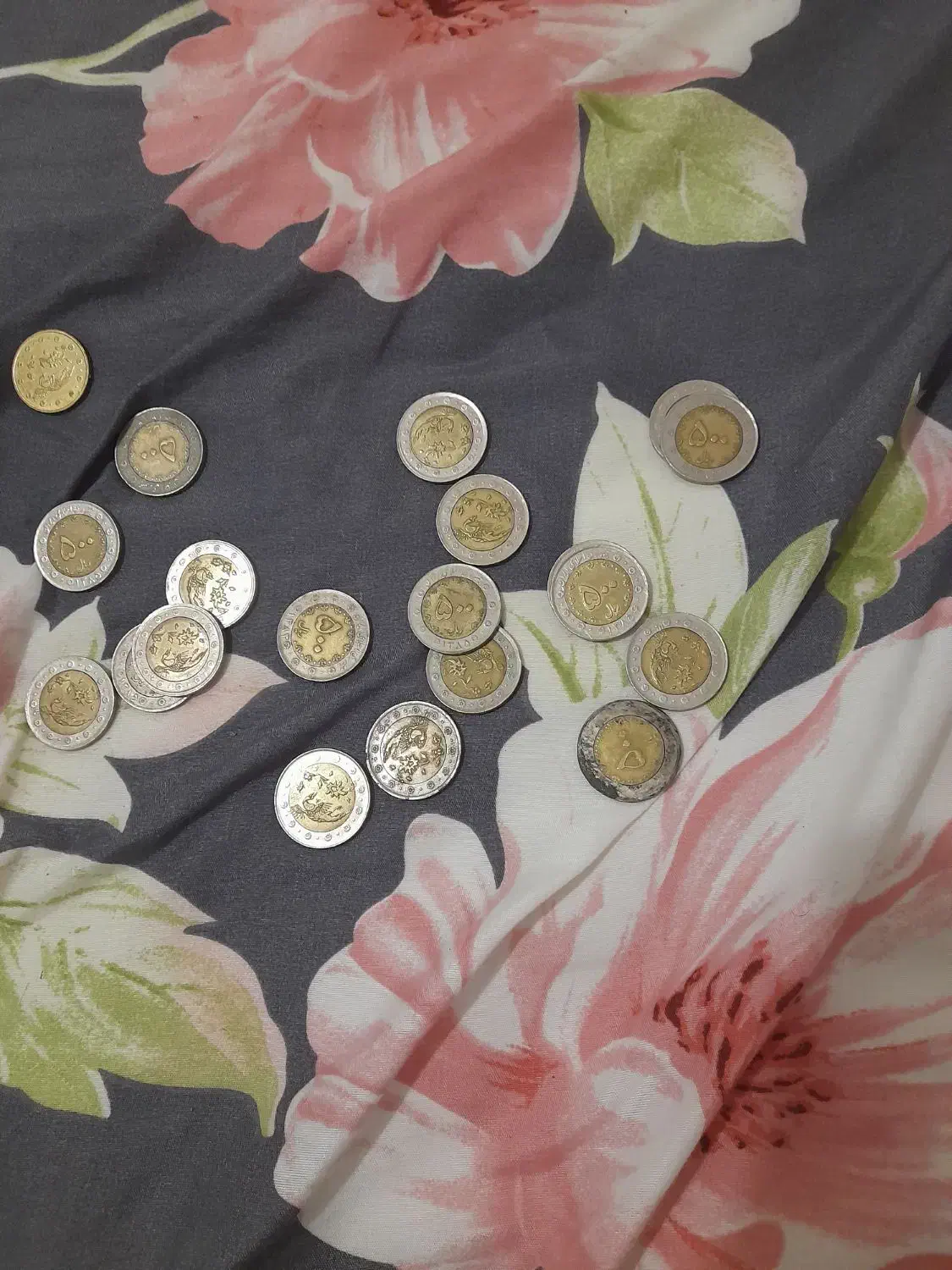 ۴۰دانه سکه قدیمی|کلکسیون سکه، تمبر، اسکناس|سیاهکل, |دیوار