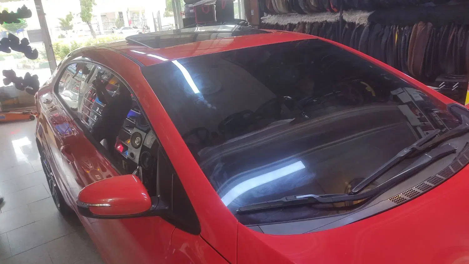 شیشه دودی/روکش صندلی/کاوربدنه/سلفون چراغ/زیرپایی|خدمات موتور و ماشین|ارومیه, |دیوار