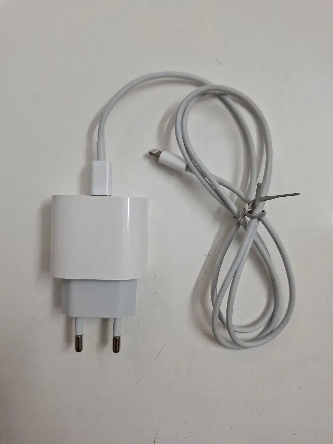 کابل شارژ و آداپتور گوشی آیفون|لوازم جانبی موبایل و تبلت|تهران, باشگاه نفت|دیوار