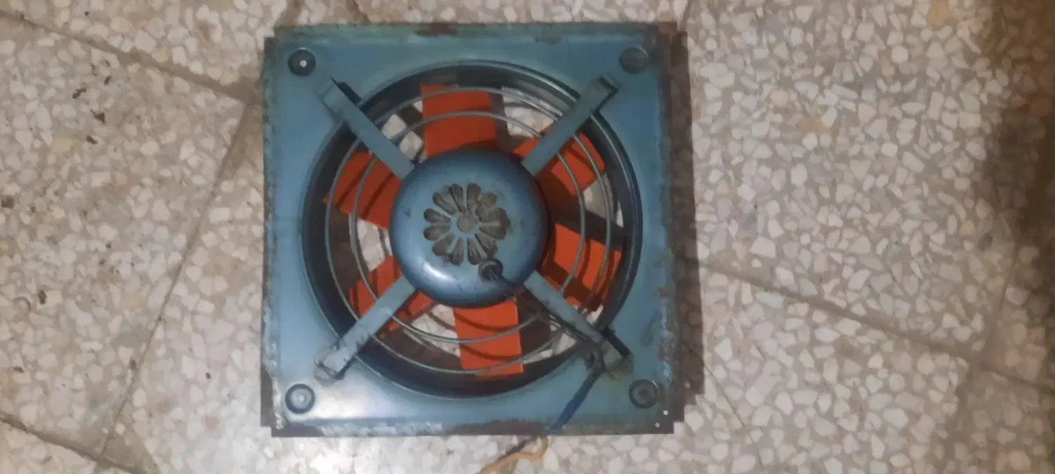 هواکش در بالا در حد نو ۴۰در ۴۰|پنکه و تصفیهکنندهٔ هوا|نسیمشهر, |دیوار