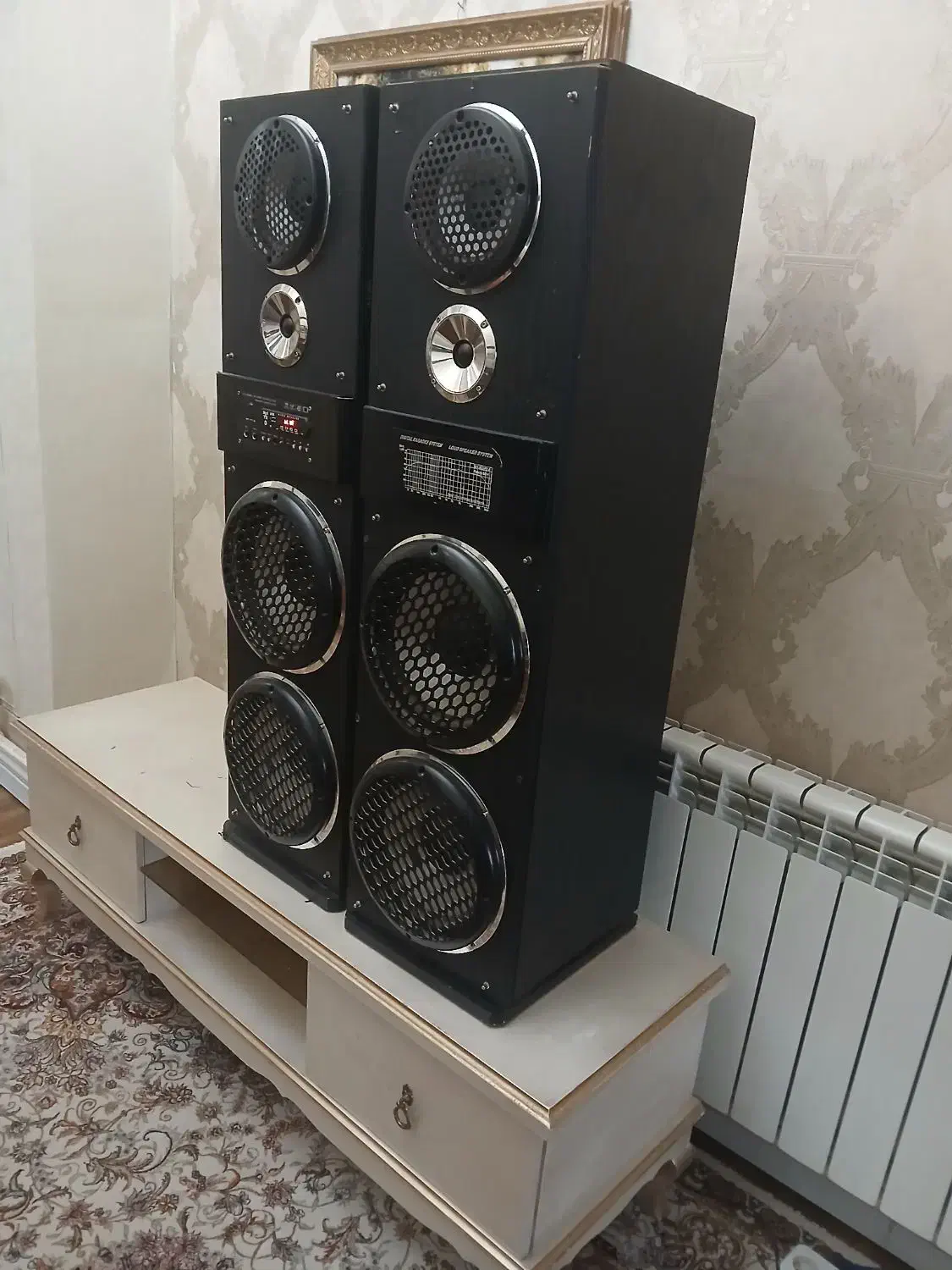 اسپیکرقدرتمند ONIX.،به همراه میز تلویزیون.|سیستم صوتی خانگی|فردیس, انبار نفت|دیوار