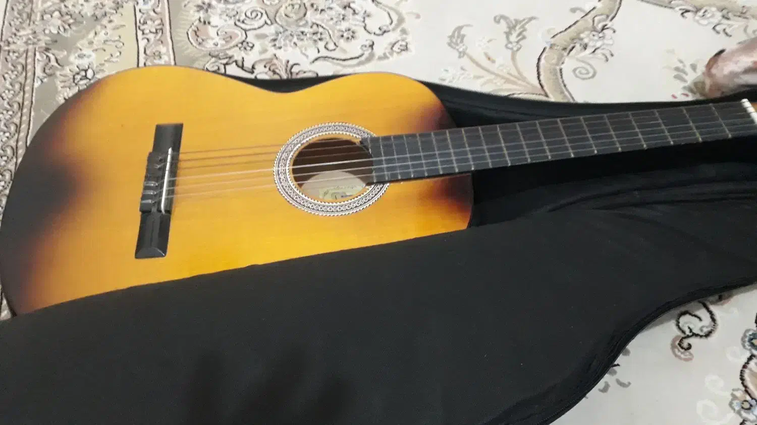 گیتار خوش صدا|گیتار، بیس، امپلیفایر|شهرکرد, |دیوار