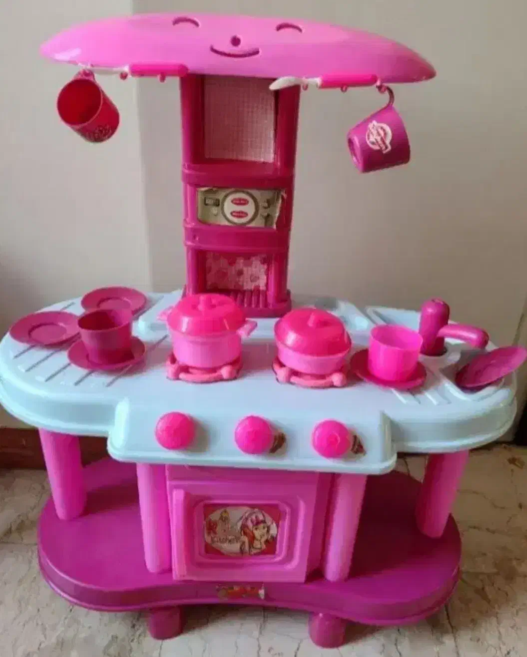 آشپزخانه|اسباب‌بازی بچه|رباط‌کریم, رباط‌کریم|دیوار