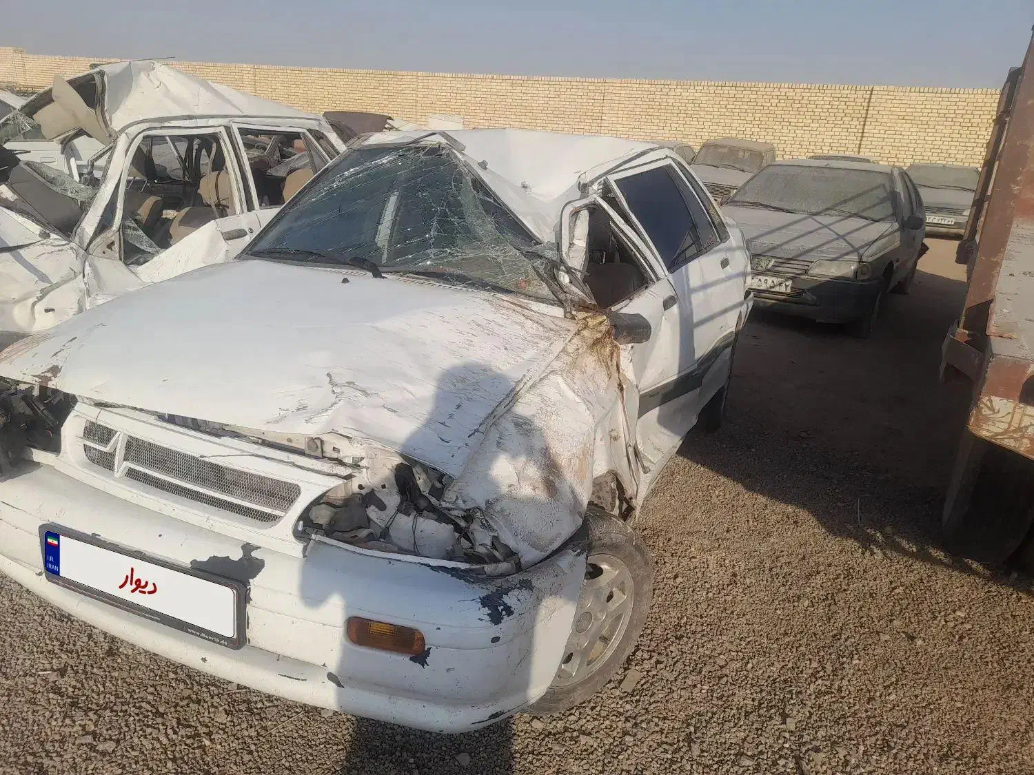 پراید تصادفی مدل ۱۴۱ رنگ سفید موتور گیربکس سالم|خودرو سواری و وانت|اشکذر, |دیوار