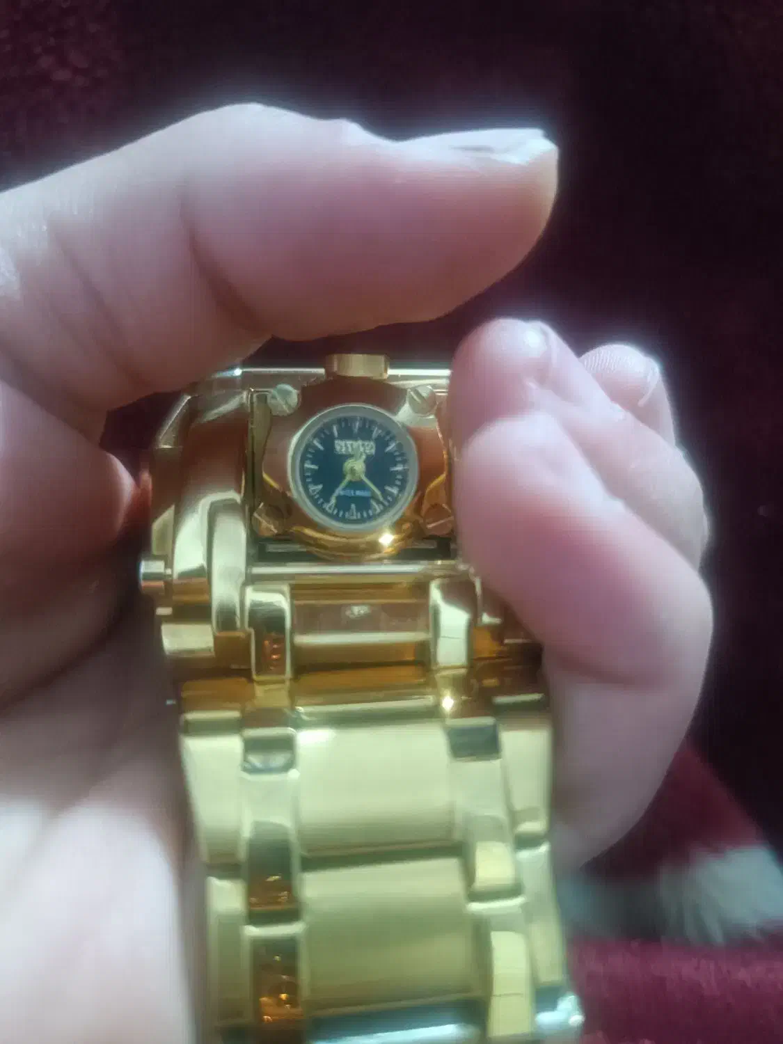 ساعت گودزیلا|ساعت|یاسوج, |دیوار