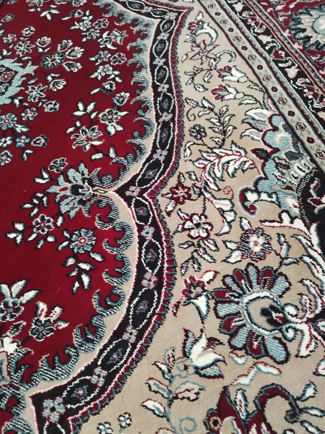 فرش ۱۲متری در حد نو|فرش|صدرا-فارس, فاز ۱|دیوار