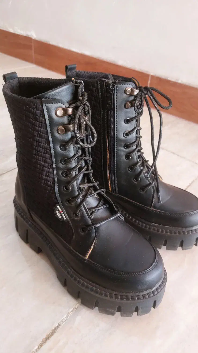 نیم بوت مشکی|کیف، کفش، کمربند|لاهیجان, جمهوری|دیوار