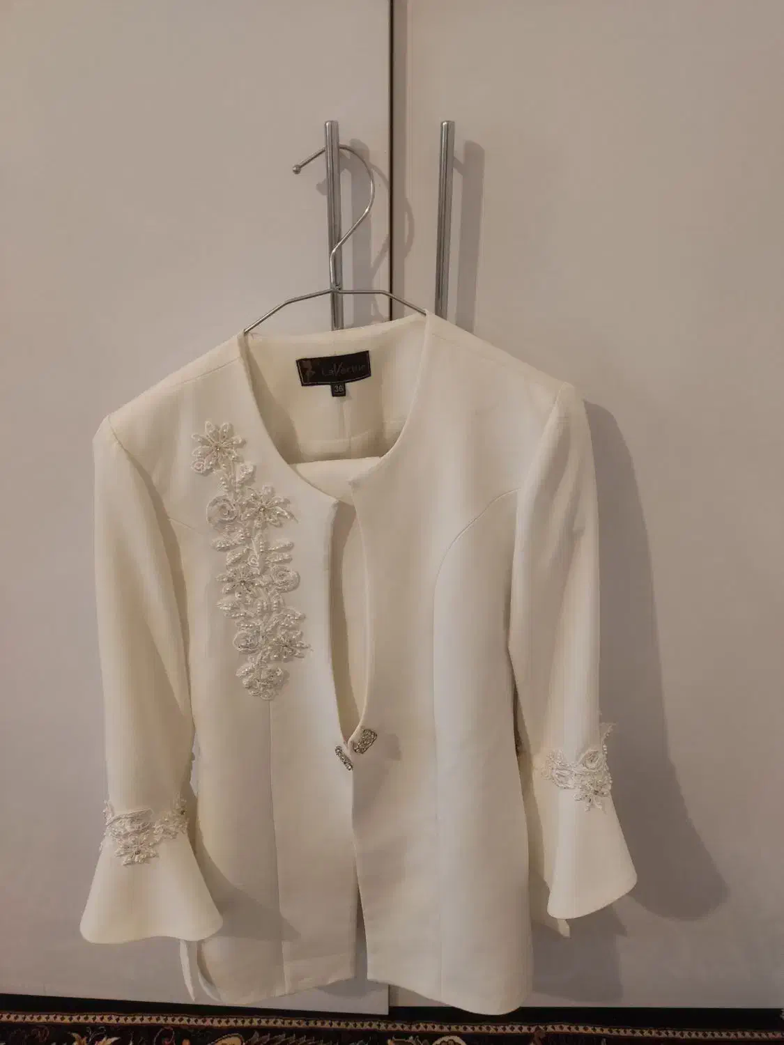 کت شلوار سفید|لباس|گلبهار, شهر جدید گلبهار|دیوار