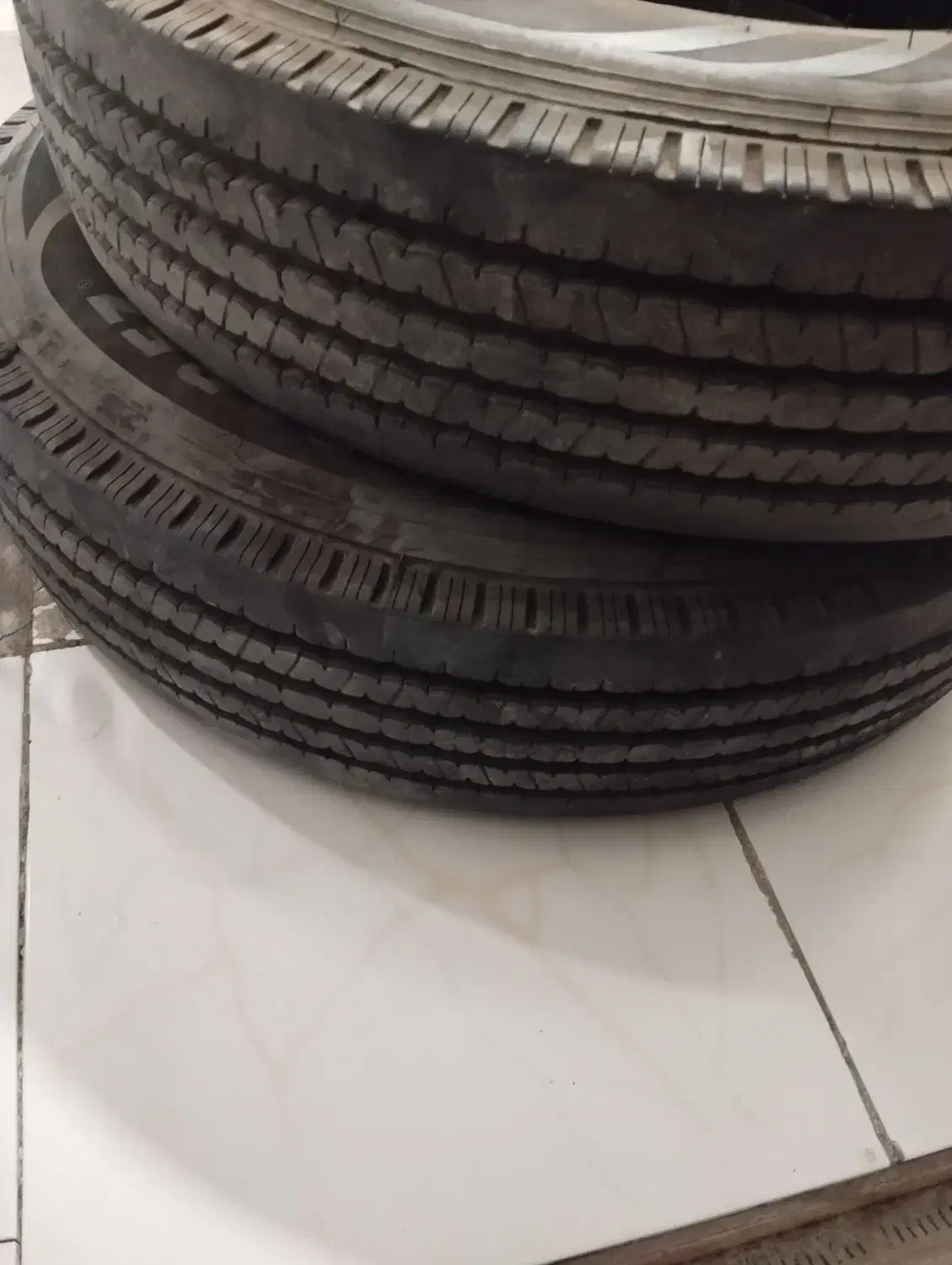 لاستیک نیسان|قطعات یدکی و لوازم جانبی|قرچک, میرزائی شمالی|دیوار