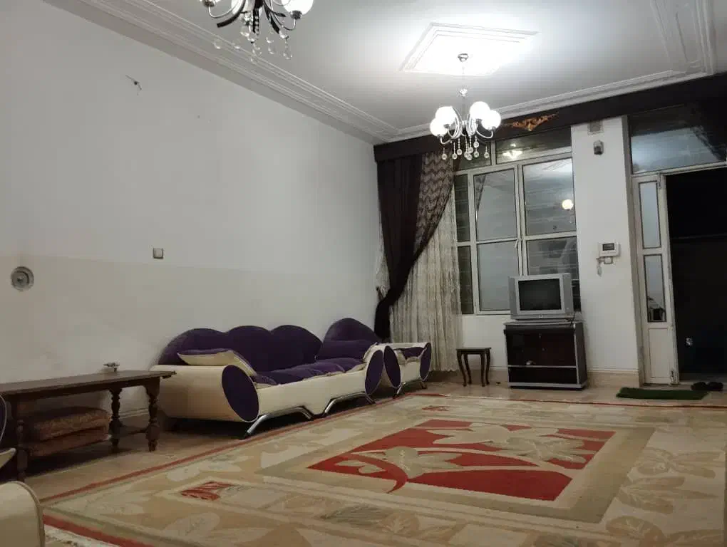 منزل مبله حیاط داروسویت ۱و۲خواب عادل ابادمیانرود|اجارهٔ کوتاه‌مدت آپارتمان و سوئیت|شیراز, عادل آباد|دیوار