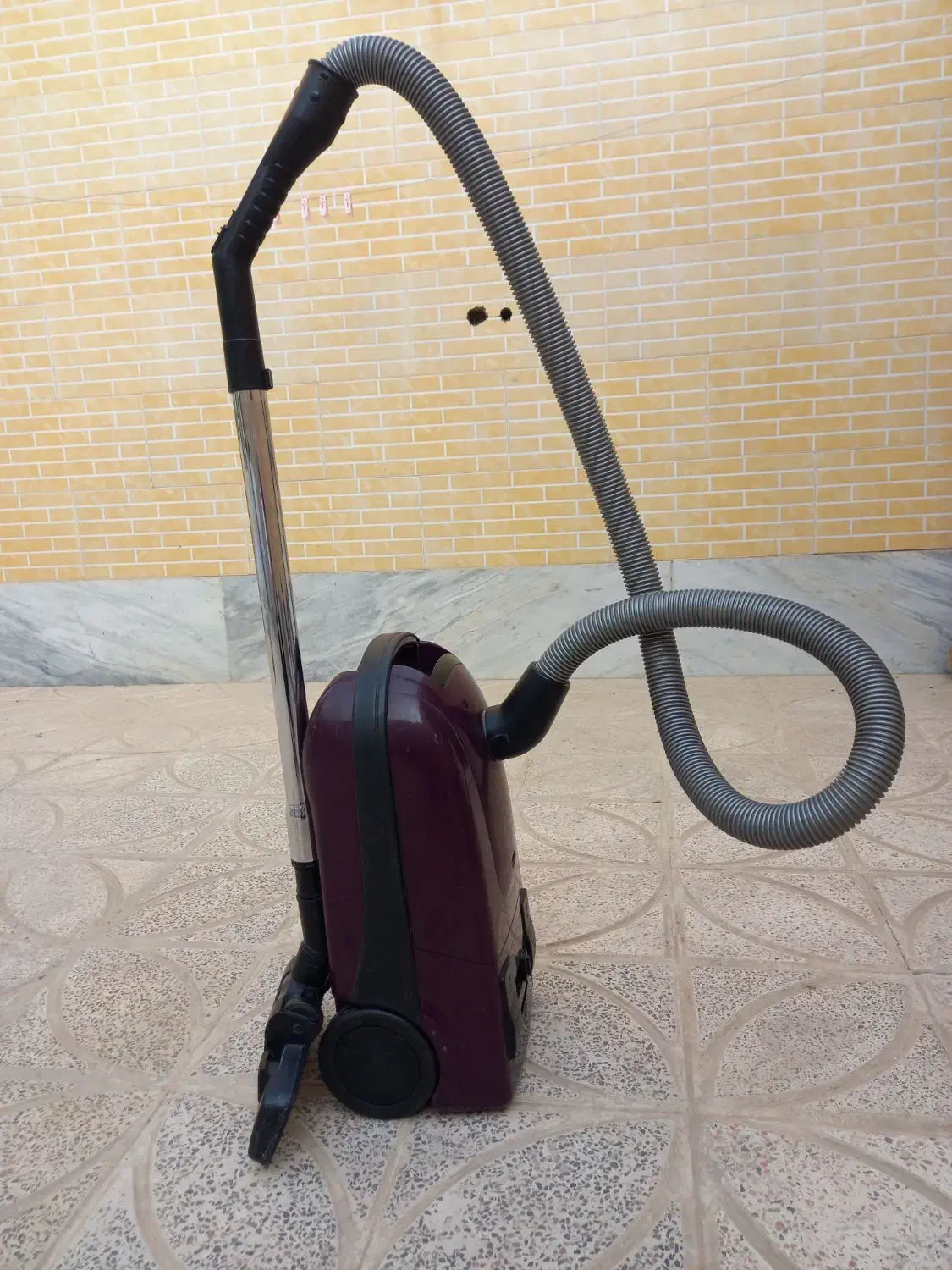 جاروبرقی|جاروبرقی، جارو شارژی، بخارشو|برخوار, |دیوار