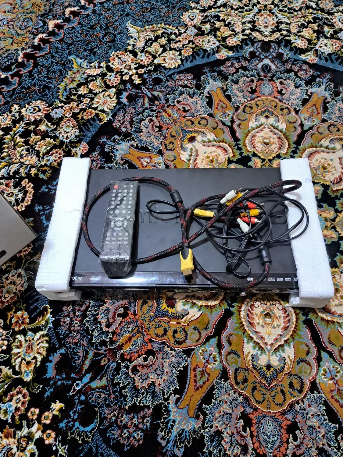 دی وی دی در حد نو  به همراه یه پلاستیک فیلم|پخش‌کننده DVD و ویدیو|همدان, |دیوار