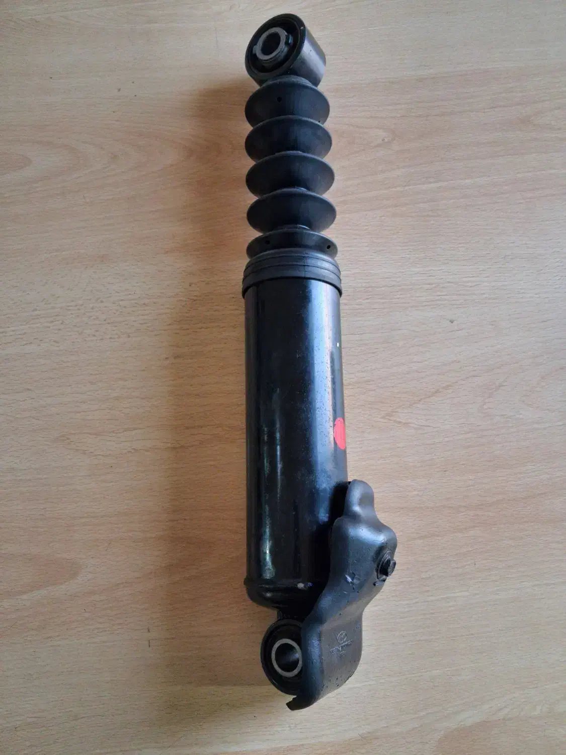 کمک فنر عقب سانتافه|قطعات یدکی و لوازم جانبی|شیراز, سلطان آباد|دیوار