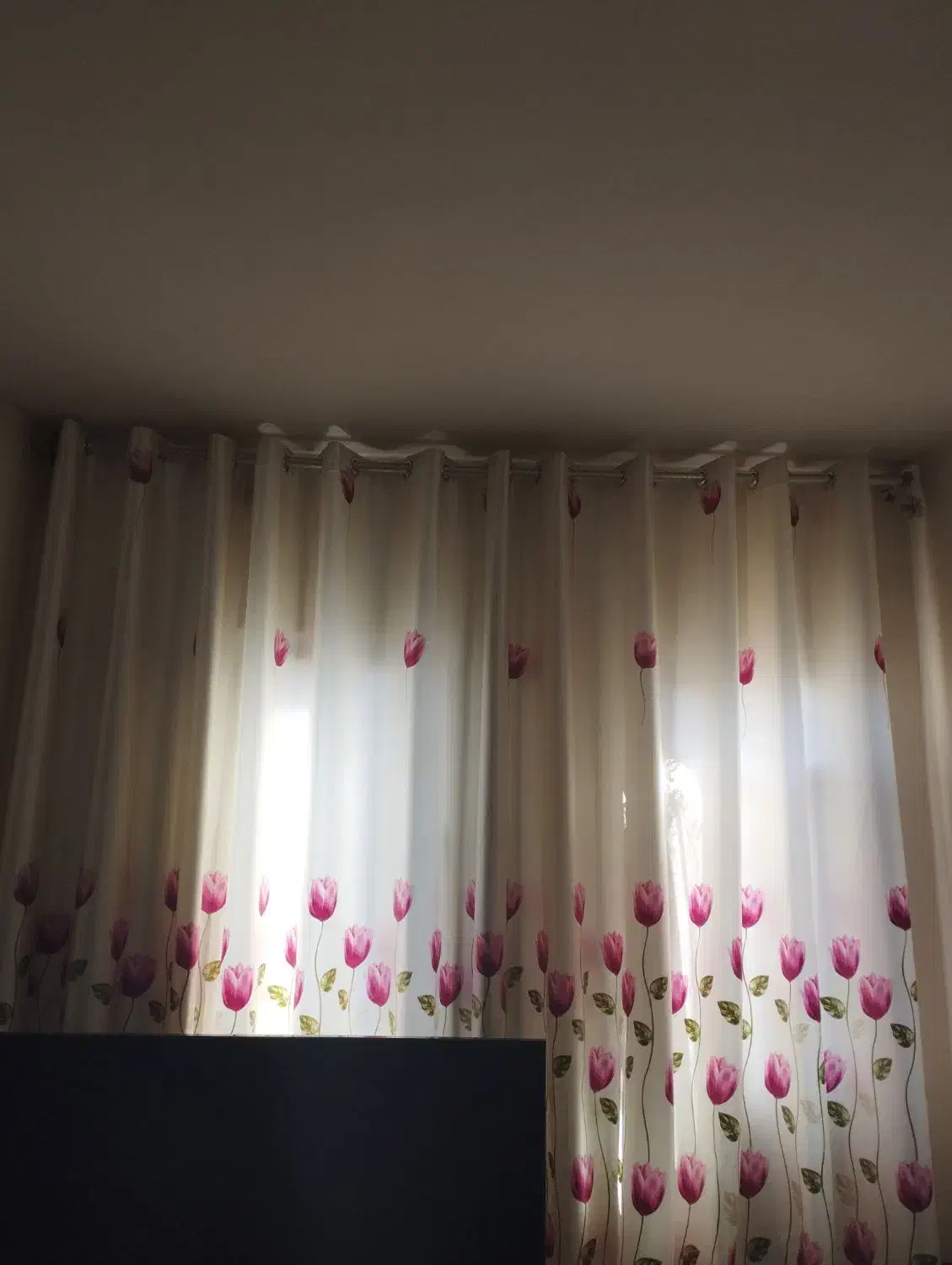 پرده ساتن اصل|پرده، رانر، رومیزی|صدرا-فارس, فاز ۱|دیوار