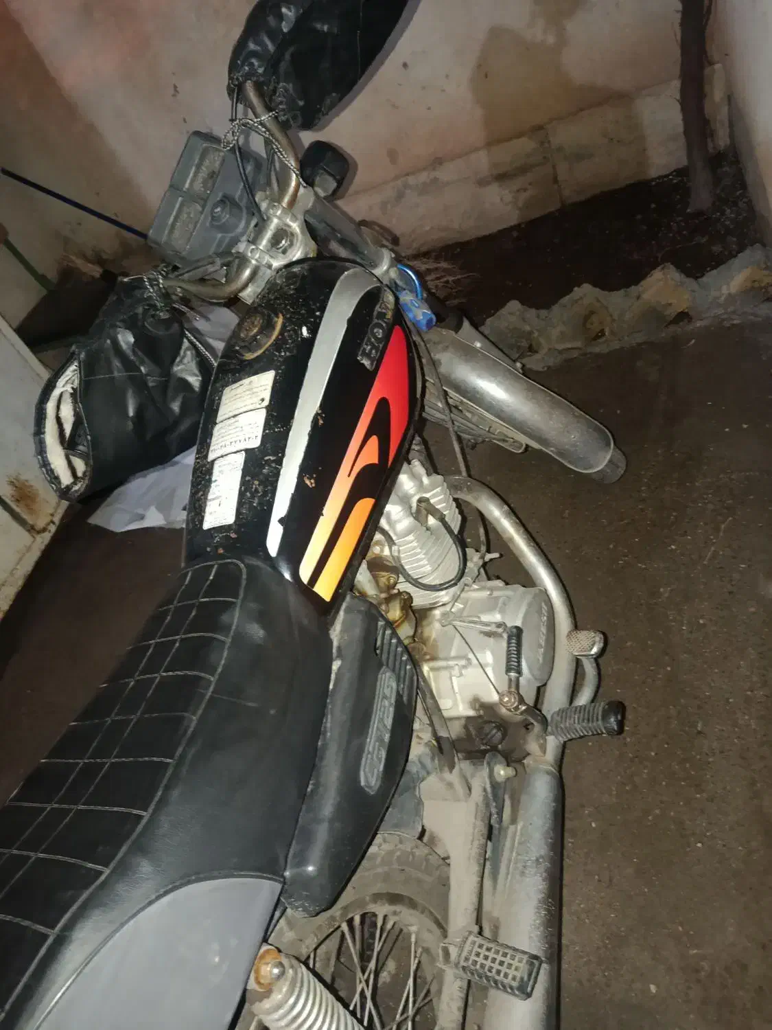 موتور|موتورسیکلت|قیدار, |دیوار